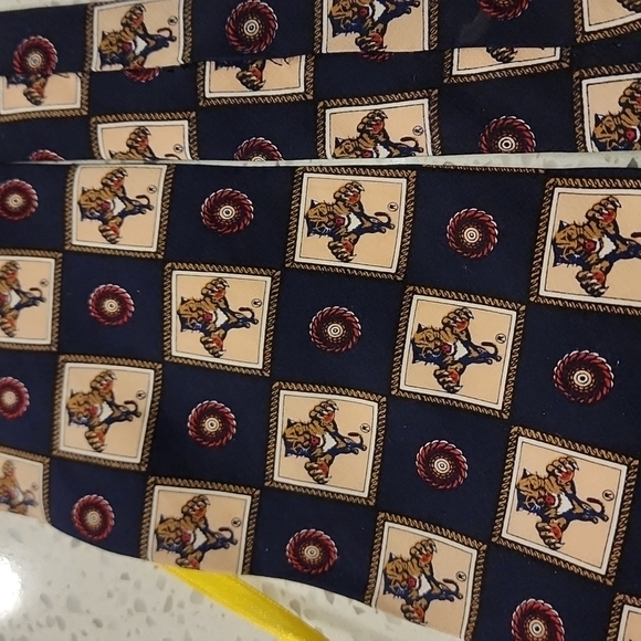 Tie - Picture 2 of 3